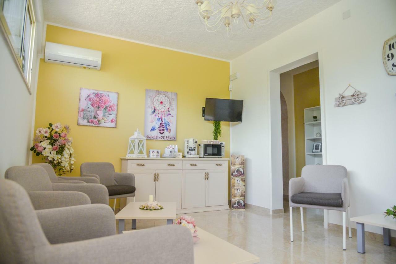Villa Milla Monacizzo Eksteriør billede
